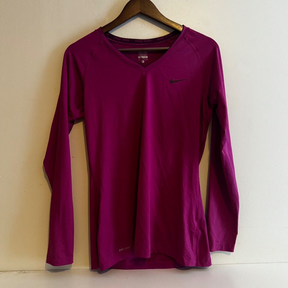 Nike Women's Magenta Long Sleeve Top Large Athleisure Layers Basics Staples